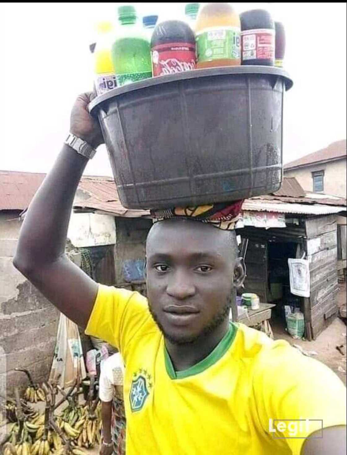 Nigerian Man Encourages People to Leave Change for Hustlers Instead of Giving to Corporate Beggers Nigerian Man Encourages People to Leave Change for Hustlers Instead of Giving to Corporate Beggers