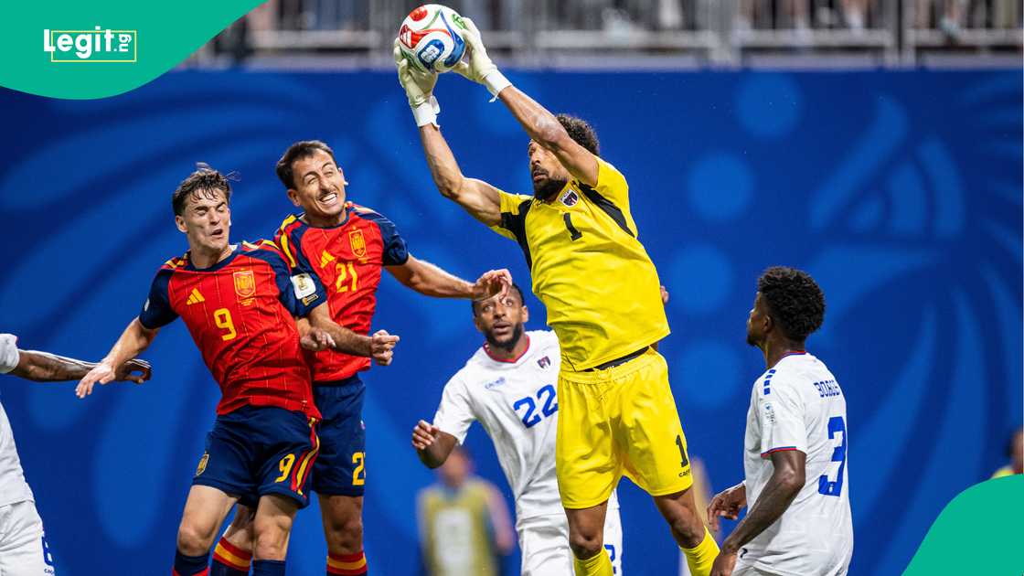 Vozinha catches the ball against Gavi and Mikel Oyarzabal against Spain. Photo by Marvin Guengoer Vozinha catches the ball against Gavi and Mikel Oyarzabal against Spain. Photo by Marvin Guengoer