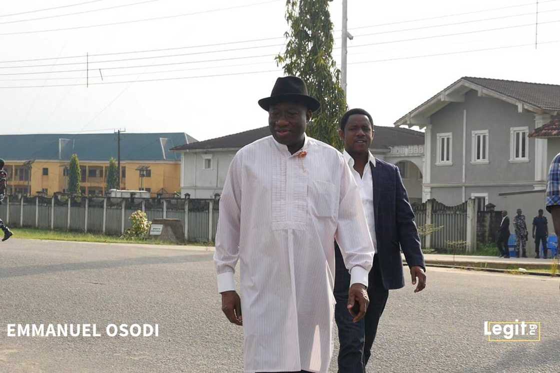 Bayelsa election: Jonathan decries late arrival of election materials in Otuoke Bayelsa election: Jonathan decries late arrival of election materials in Otuoke