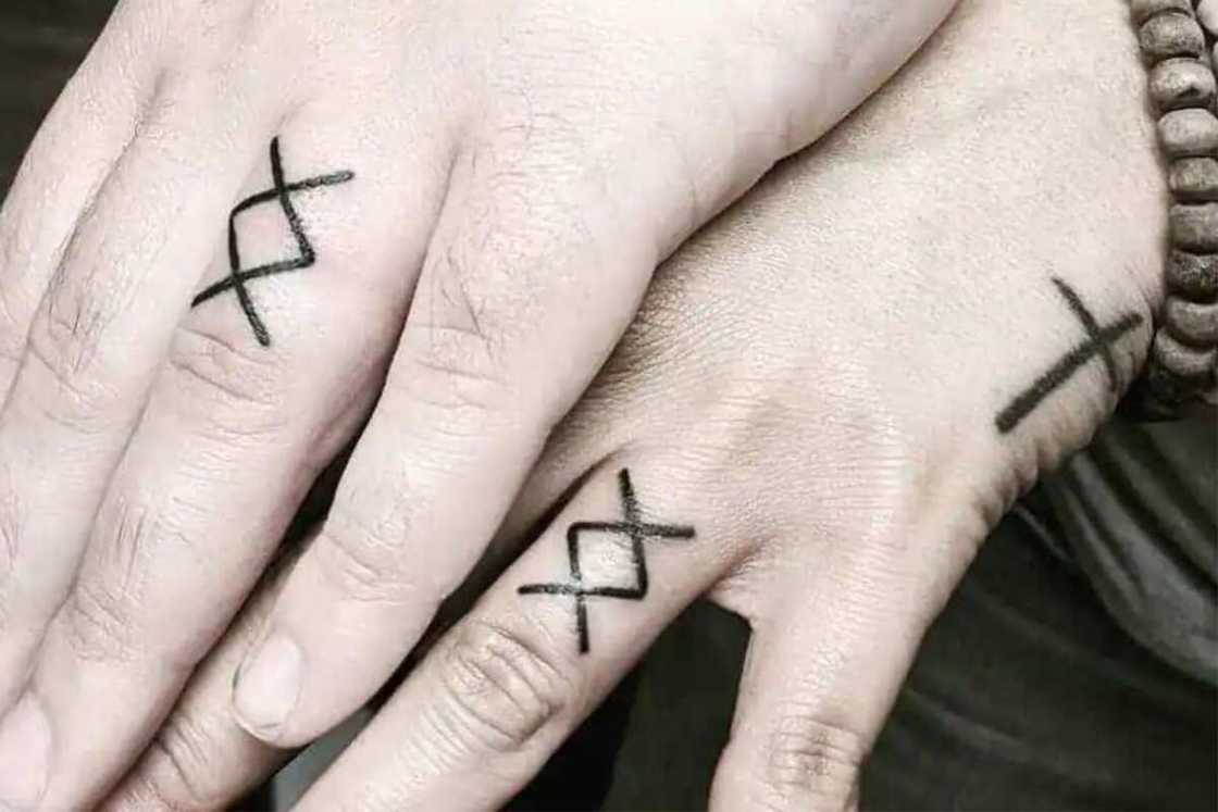 girly classy finger tattoos girly classy finger tattoos