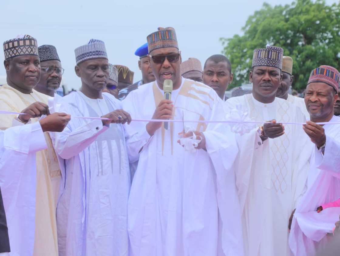 Gwamna Zulum ya kaddamar da makaranta a Borno Gwamna Zulum ya kaddamar da makaranta a Borno