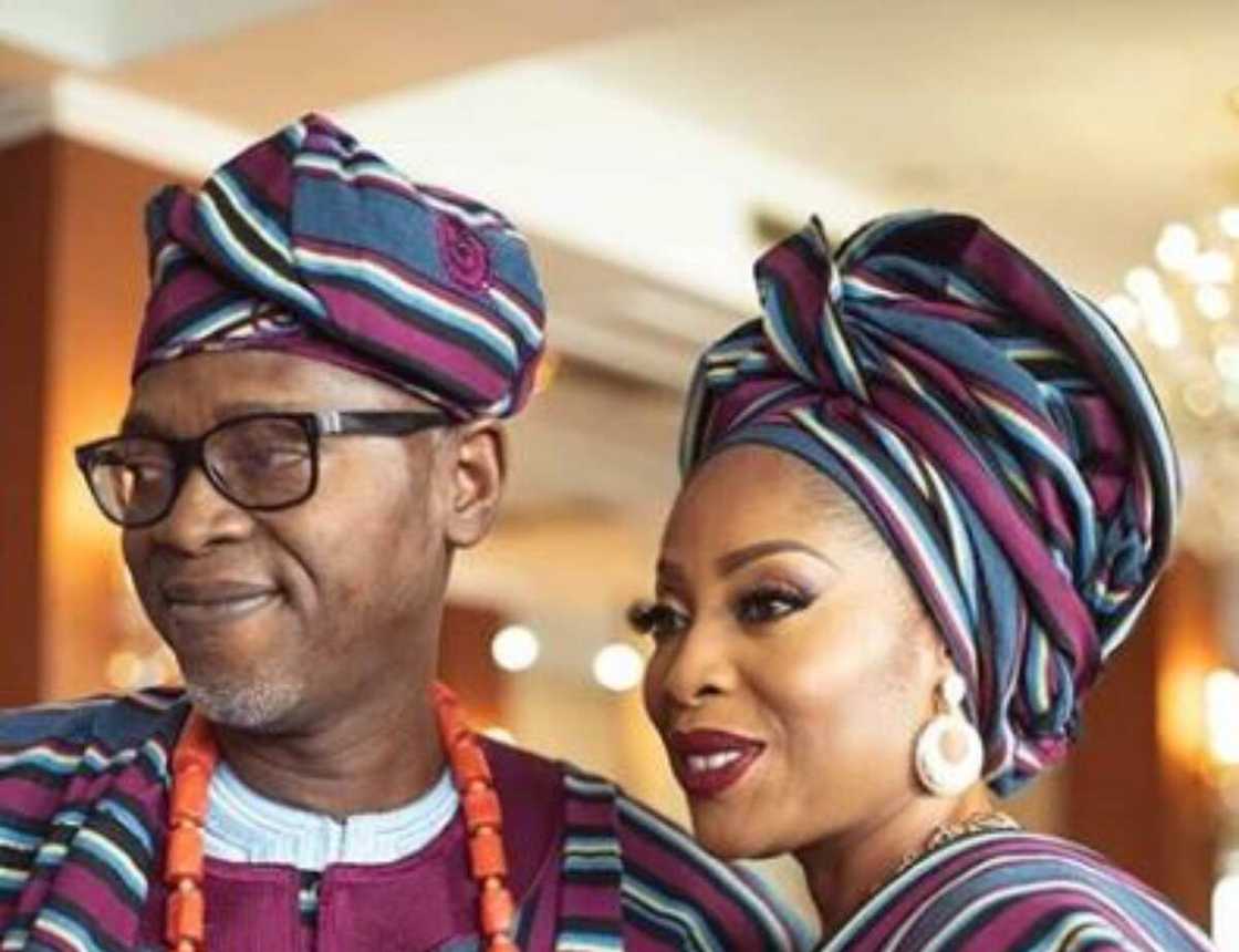 Mo Abudu tare da mijin ta Mo Abudu tare da mijin ta