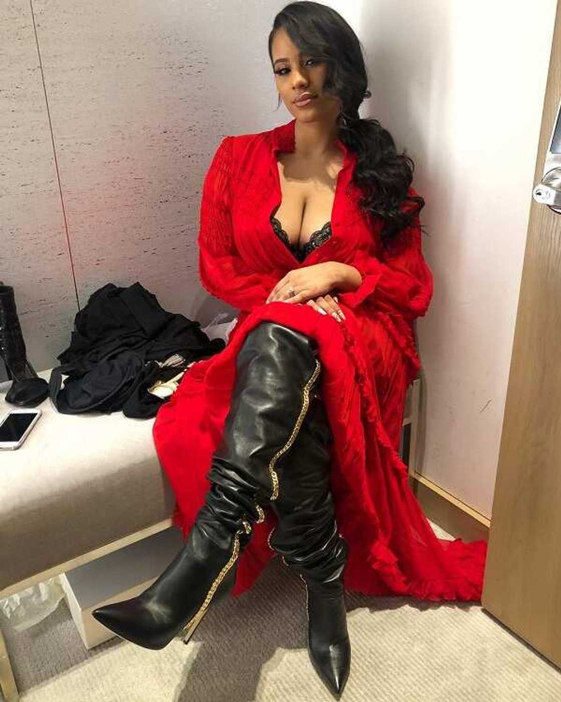 Cyn Santana looking amazing in red Cyn Santana looking amazing in red