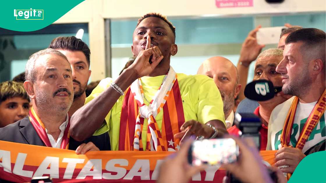 Victor Osimhen, Atatürk Airport, Istanbul, Turkiye, Galatasaray Victor Osimhen, Atatürk Airport, Istanbul, Turkiye, Galatasaray