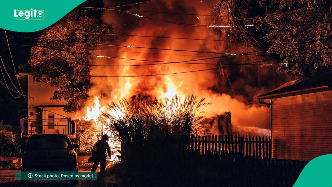 Flames engulf Rogo General Hospital in Kano as staff and residents evacuate patients Flames engulf Rogo General Hospital in Kano as staff and residents evacuate patients