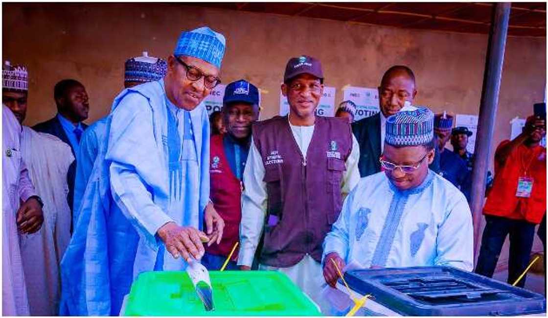 Buhari casts his vote Buhari casts his vote