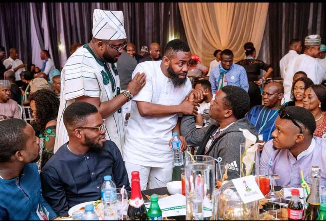 Jaruman fim, mawaka, gwamnoni da fitattun 'yan Najeriya sun halarci taron kamfen din Buhari, hotuna Jaruman fim, mawaka, gwamnoni da fitattun 'yan Najeriya sun halarci taron kamfen din Buhari, hotuna