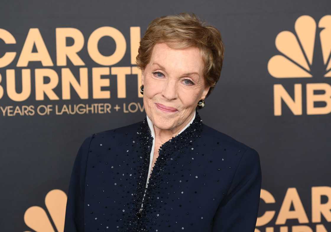 Julie Andrews poses in at "Carol Burnett: 90 Years of Laughter + Love" held at Avalon Hollywood Julie Andrews poses in at "Carol Burnett: 90 Years of Laughter + Love" held at Avalon Hollywood