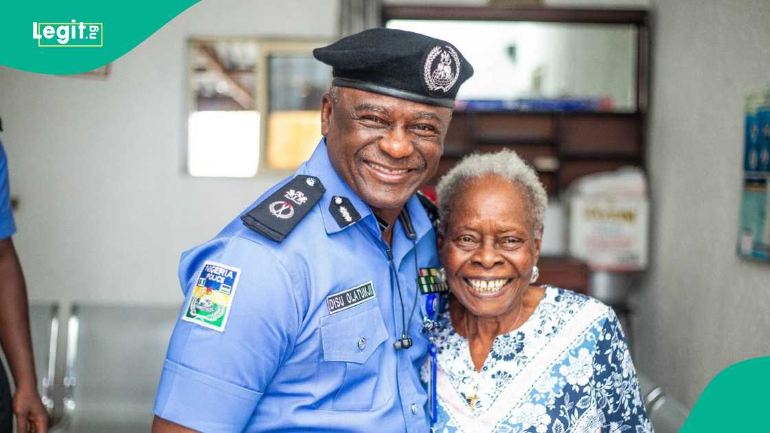 In 2024, Tunji Disu visited nonagenarian DCP Dame Stella Obuoforibo Okuyiga (Ret.), deemed one of Nigeria’s first 20 female police officers who joined the force in 1955. In 2024, Tunji Disu visited nonagenarian DCP Dame Stella Obuoforibo Okuyiga (Ret.), deemed one of Nigeria’s first 20 female police officers who joined the force in 1955.