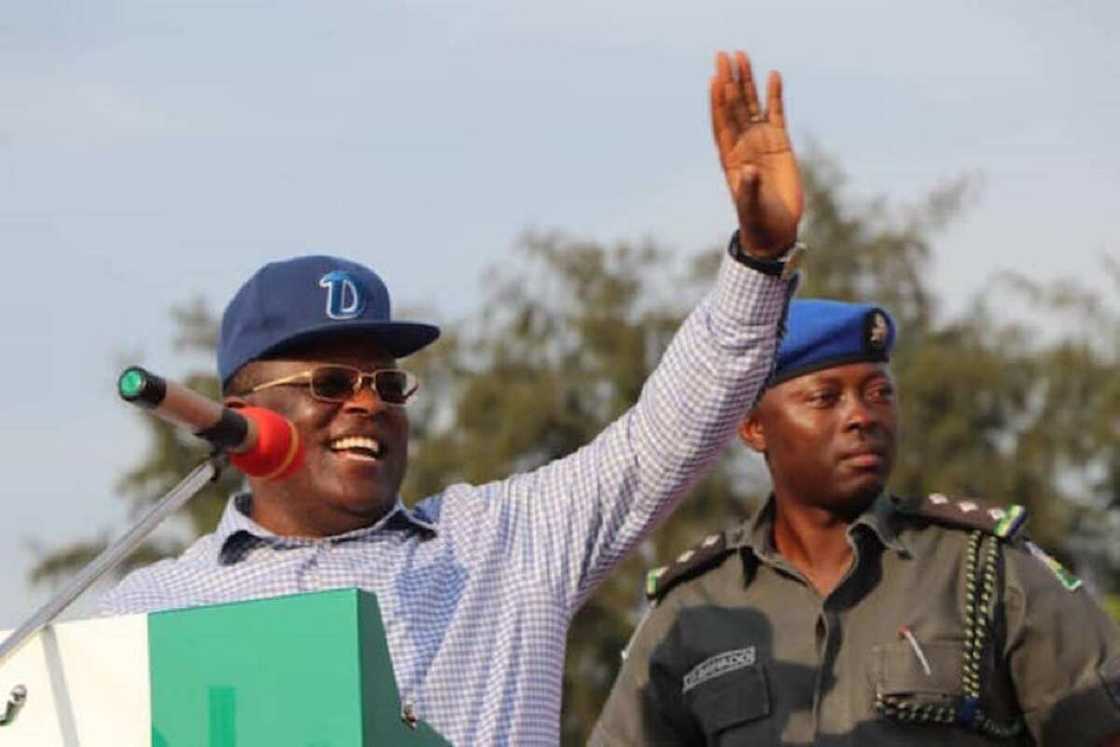 Ana rade-radin Gwamnan Ebonyi David Umahi zai sauya-sheka a makon nan Ana rade-radin Gwamnan Ebonyi David Umahi zai sauya-sheka a makon nan