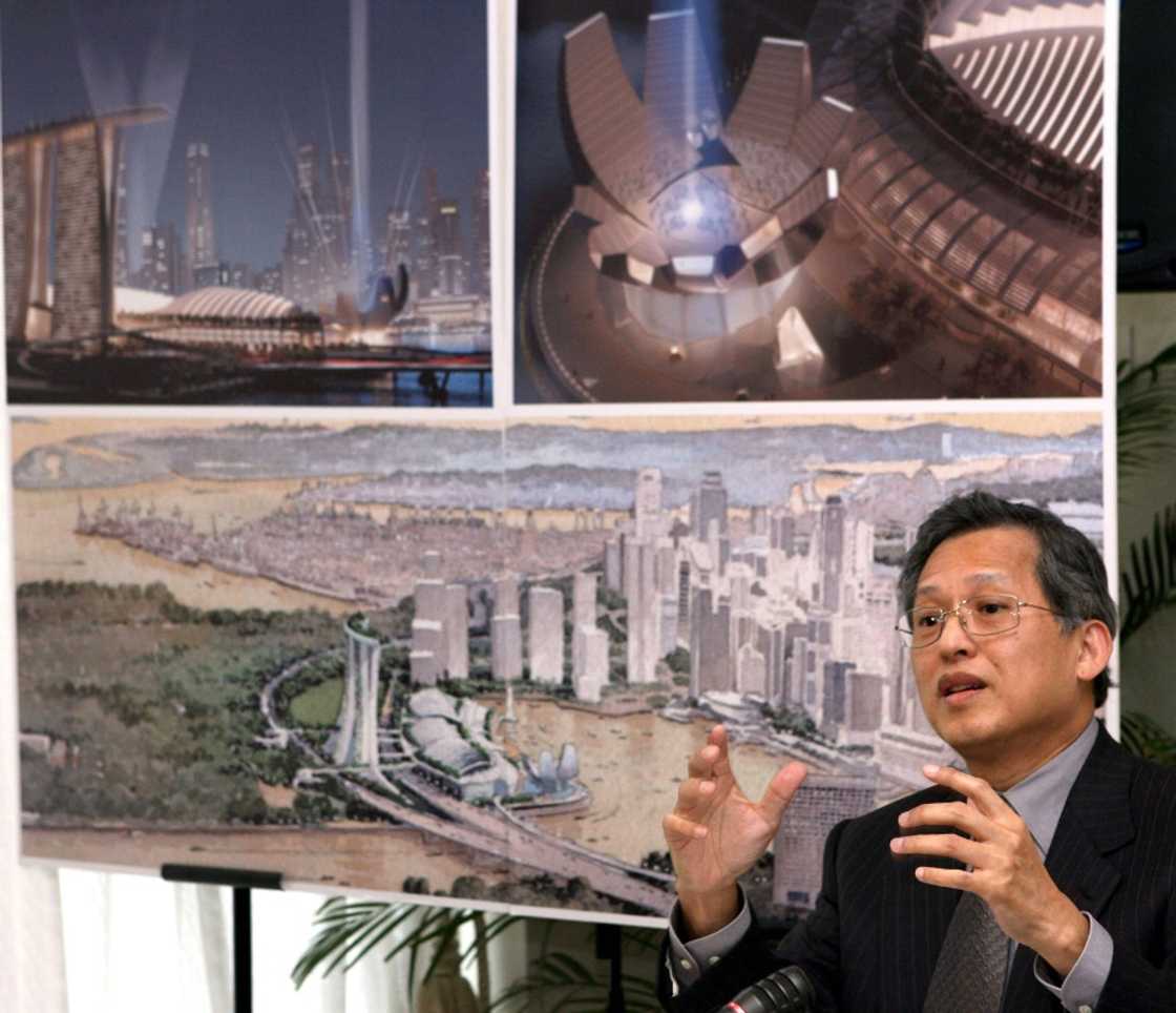 Kwek Leng Beng at a press briefing in April 2006 Kwek Leng Beng at a press briefing in April 2006