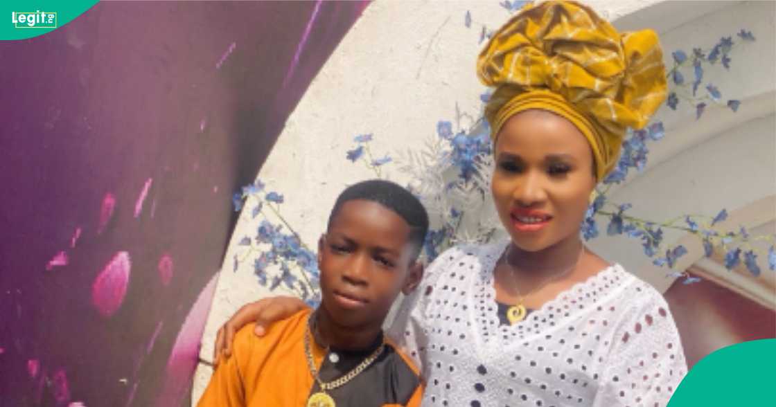 Mum Reacts As Son Receives Wardrobe and Cooler At School’s Graduation Ceremony, Mentions Party Fee Mum Reacts As Son Receives Wardrobe and Cooler At School’s Graduation Ceremony, Mentions Party Fee