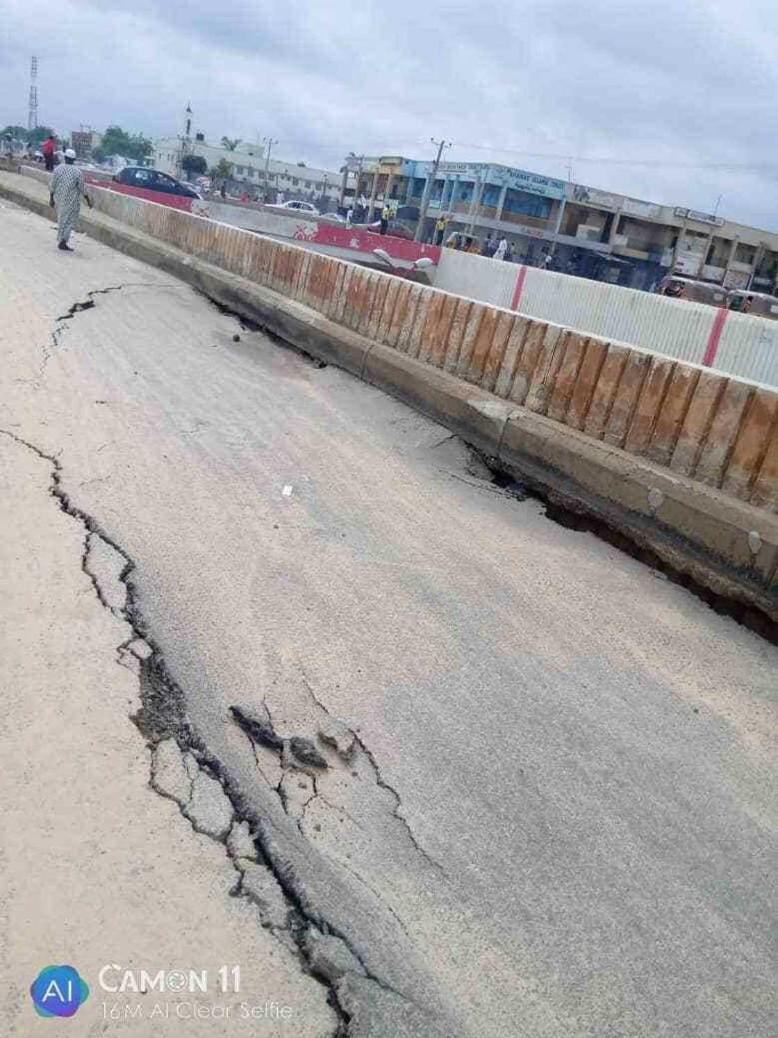 Allah kare: An rufe babbar hanya a Kano biyo bayan tsagewar gadar kasa Allah kare: An rufe babbar hanya a Kano biyo bayan tsagewar gadar kasa