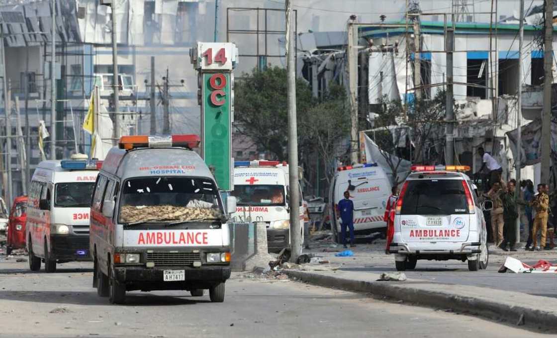 The death toll from an attack on Saturday at a busy intersection in the Somali capital Mogadishu has risen to 100 The death toll from an attack on Saturday at a busy intersection in the Somali capital Mogadishu has risen to 100