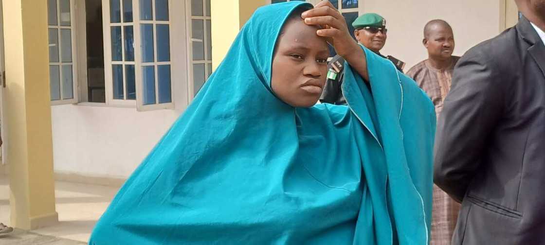 Matar aure ta hallaka 'yar kishiyarta saboda ta yi kashi a jikinta Matar aure ta hallaka 'yar kishiyarta saboda ta yi kashi a jikinta