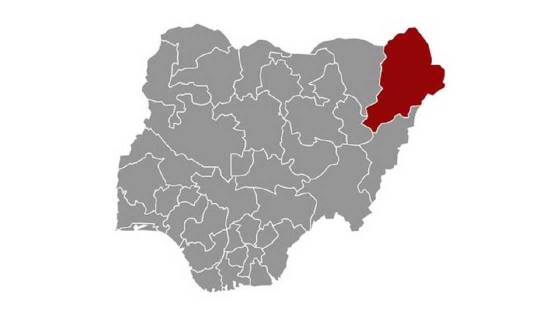 Yanzu-yanzu: Ƴan Boko Haram sun ƙona gidaje fiye da 140 a kauyukan Borno Yanzu-yanzu: Ƴan Boko Haram sun ƙona gidaje fiye da 140 a kauyukan Borno