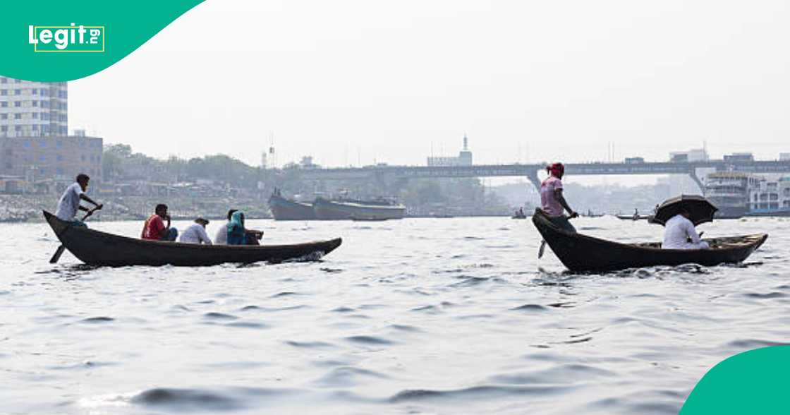 Jirgin ruwa ya gamu da hatsari a Sokoto Jirgin ruwa ya gamu da hatsari a Sokoto