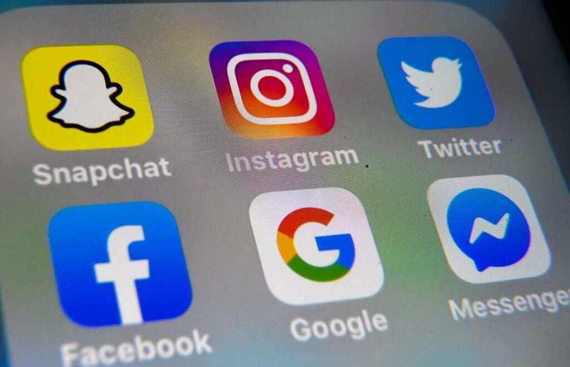 Réseaux Sociaux Réseaux Sociaux