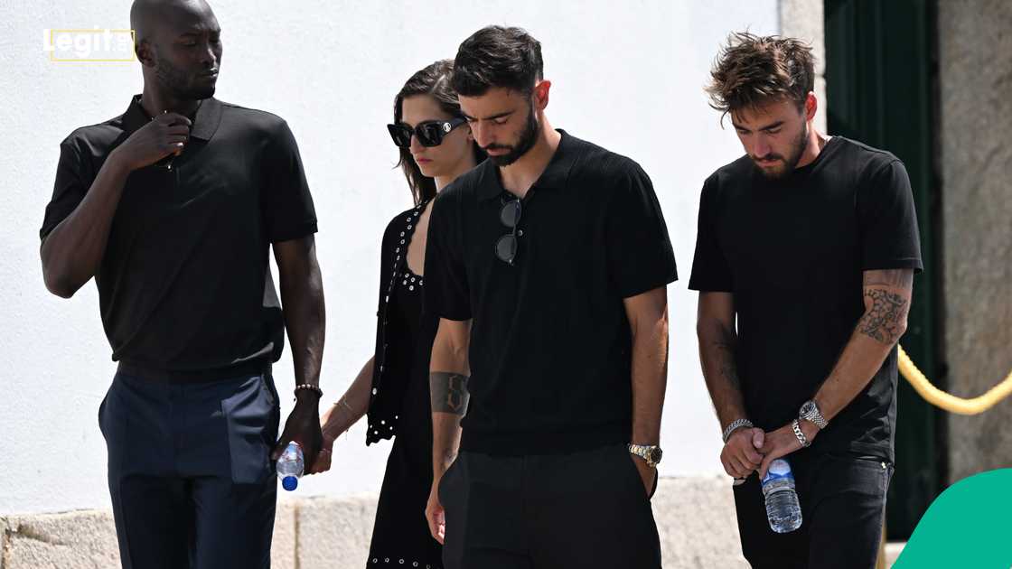 Bruno Fernandes, Diogo Jota, Andre Silva, Gondomar, Porto. Bruno Fernandes, Diogo Jota, Andre Silva, Gondomar, Porto.