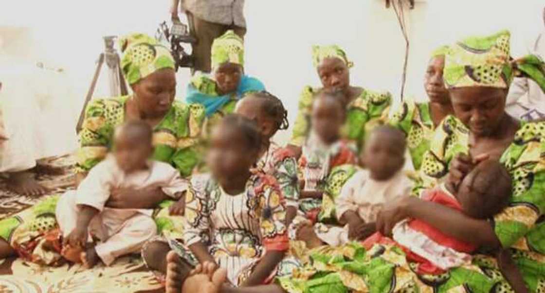 Mata 6 da kananan yara 9 sun tsero daga hannun Boko Haram Mata 6 da kananan yara 9 sun tsero daga hannun Boko Haram