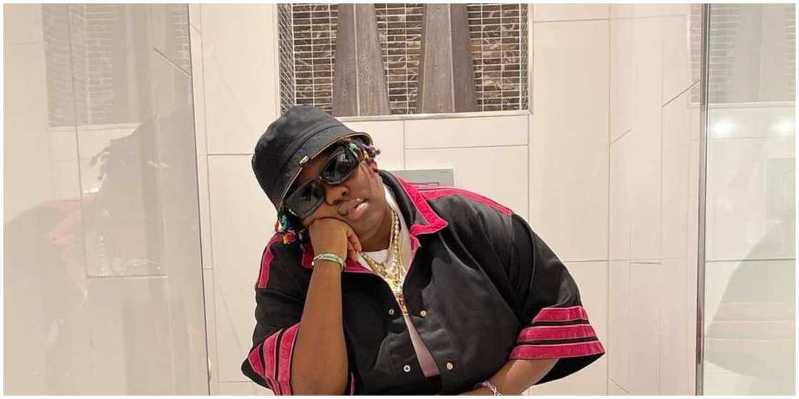 Singer Teni breaks shares toilet photo with fans. Singer Teni breaks shares toilet photo with fans.