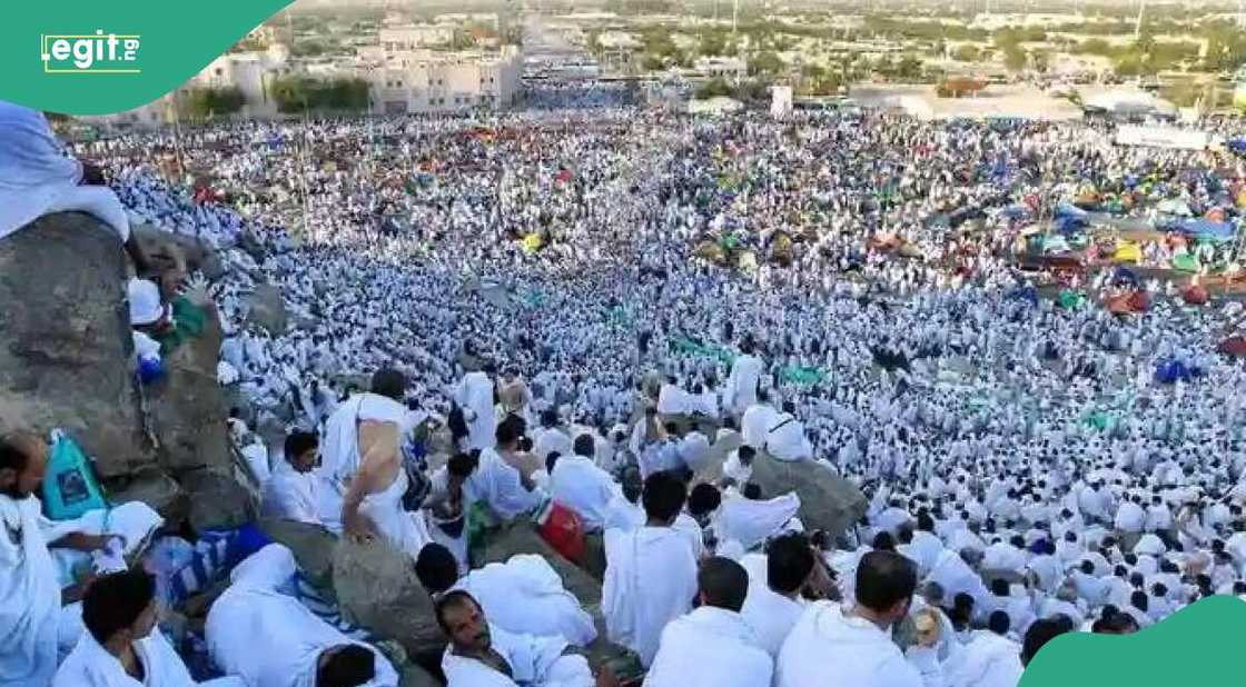 Alhazai a filin Arafah.