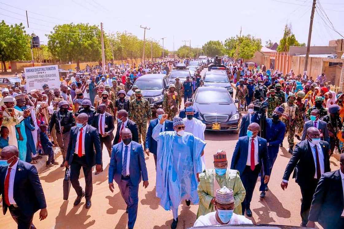Buhari trekking in Daura Buhari trekking in Daura