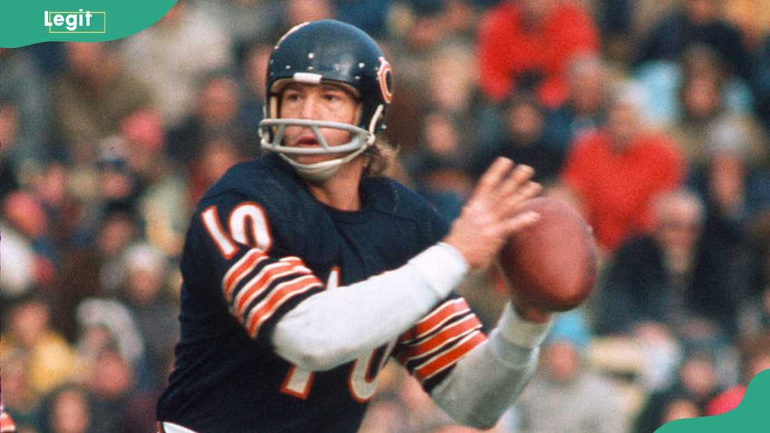 Bobby Douglass drops back to pass against the San Francisco 49ers in 1974 Bobby Douglass drops back to pass against the San Francisco 49ers in 1974