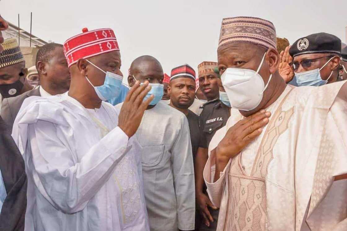 Hotunan ziyarar ta'aziyyar da Ganduje ya kaiwa Kwankwaso bisa rasuwar kaninsa