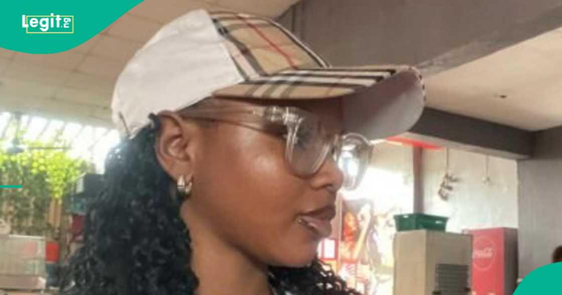 Lady in Lagos narrates how thieves stole her shawarma from her bag and left her phone.