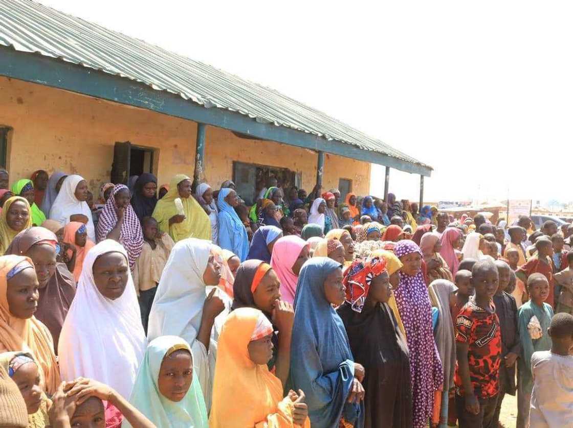 Banditry: Nigerian senator storms three LGAs, distributes N10m relief materials in Kaduna Banditry: Nigerian senator storms three LGAs, distributes N10m relief materials in Kaduna