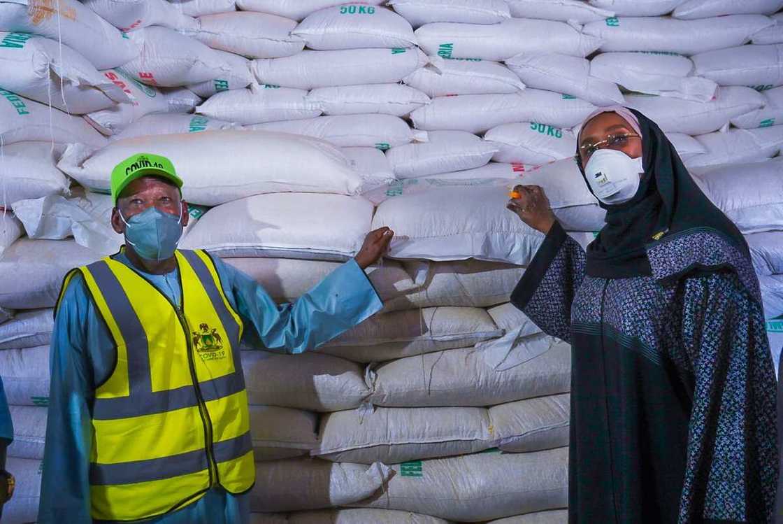 Gwamnatin tarayya ta damka tallafin kayan abinci a tirela fiye da 120 ga gwamnatin Kano