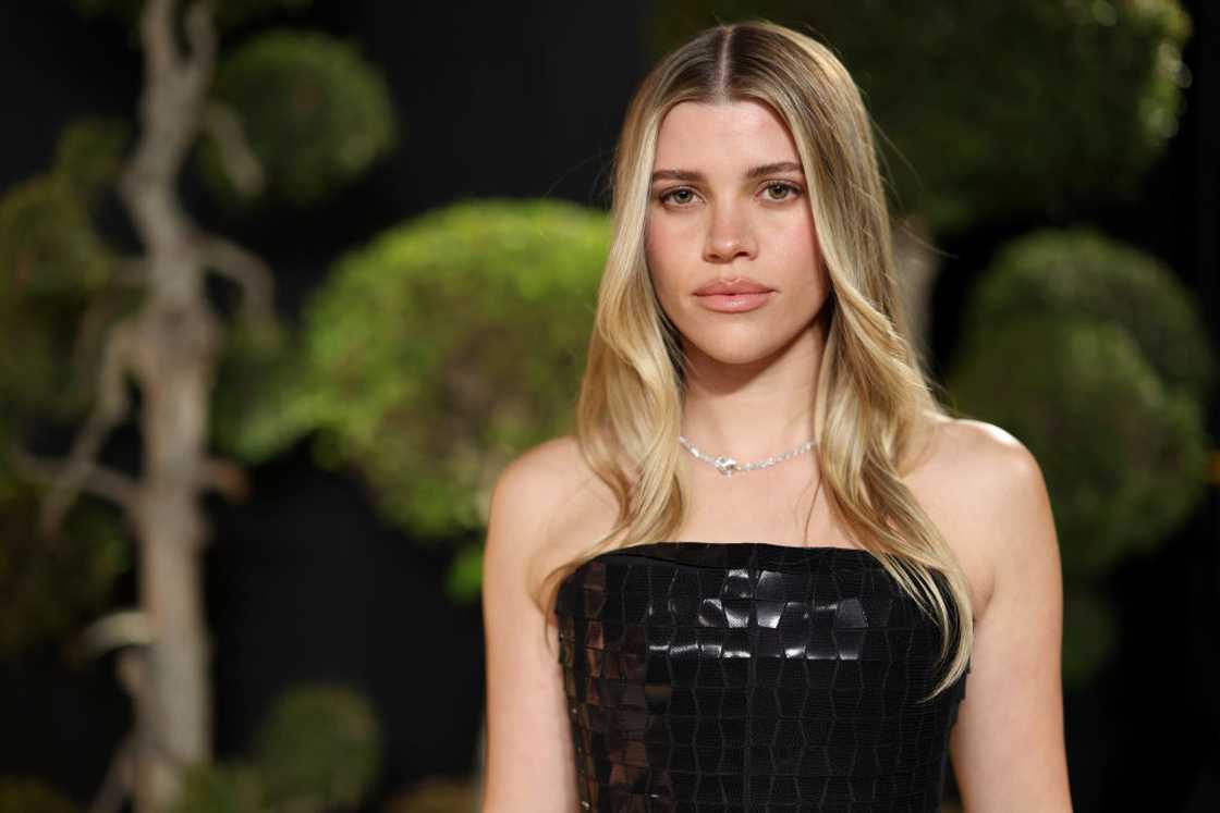 Sofia Richie Grainge in a black dress at the 2025 Vanity Fair Oscar Party