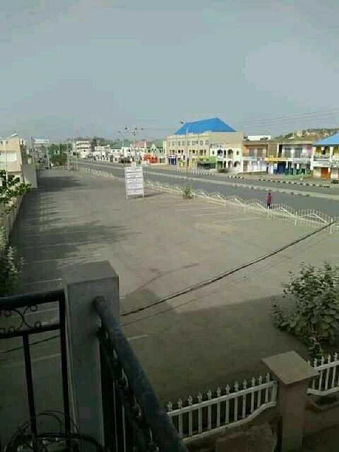 COVID-19: Titunan Kano bayan dokar hana zirga-zirga ta fara aiki (Hotuna) COVID-19: Titunan Kano bayan dokar hana zirga-zirga ta fara aiki (Hotuna)