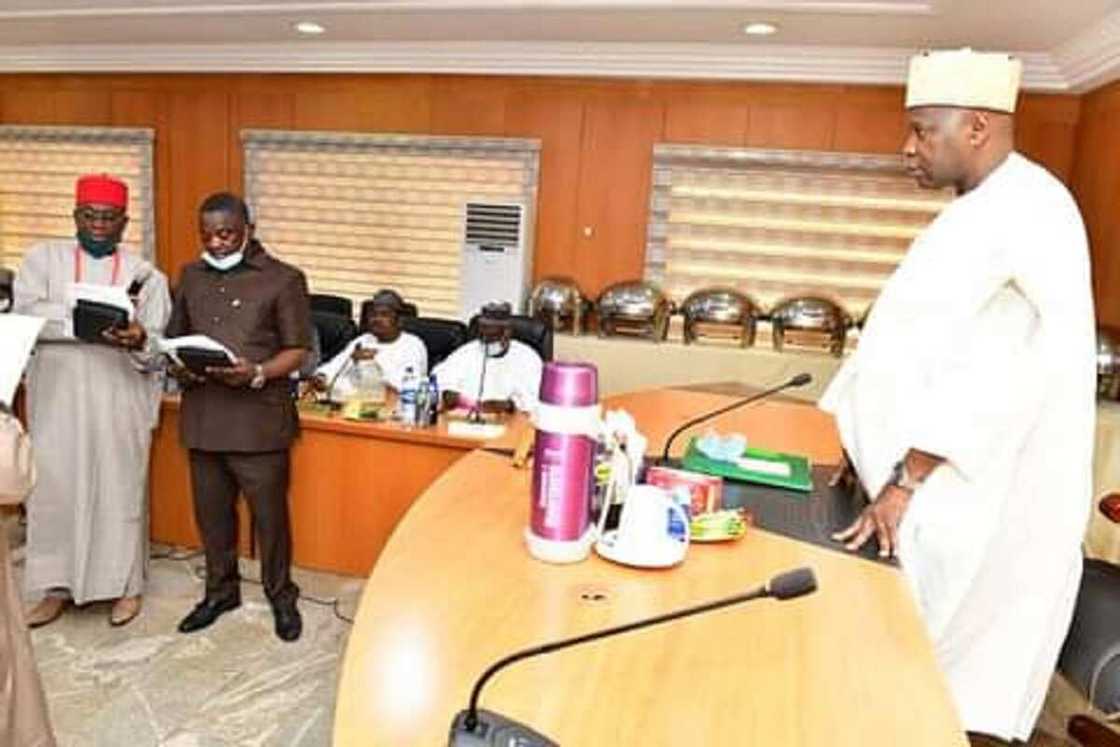 Gwamnan Gombe ya nada dan kabilar Igbo a matsayin hadiminsa Gwamnan Gombe ya nada dan kabilar Igbo a matsayin hadiminsa