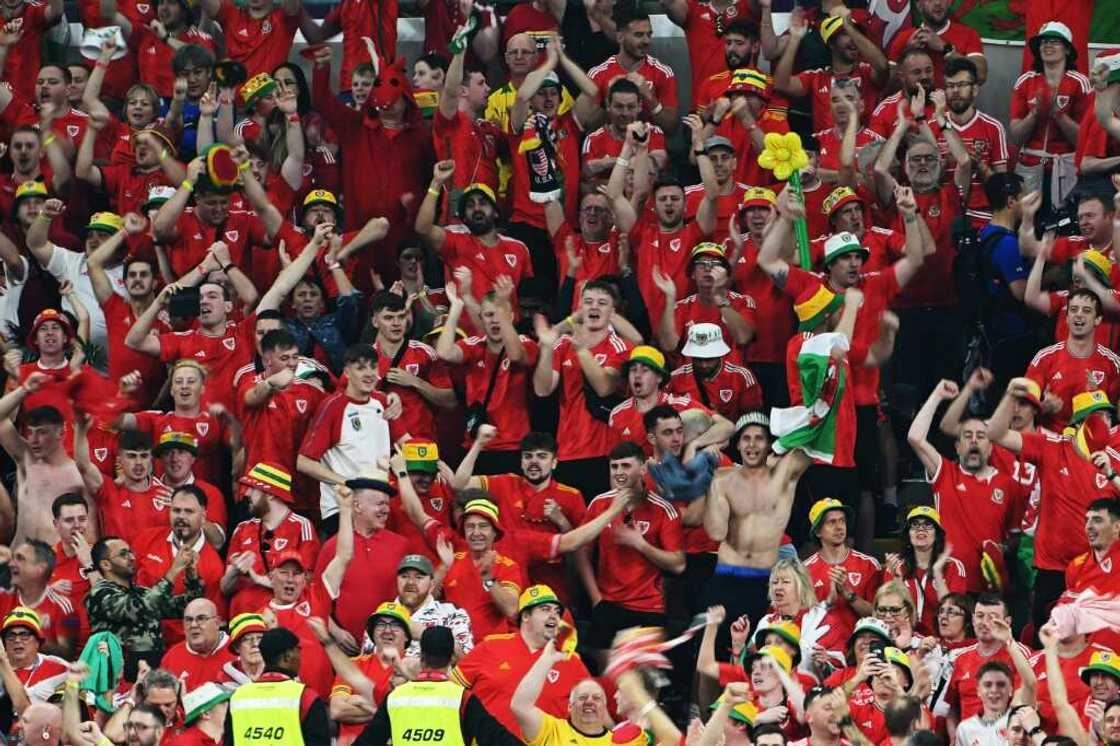 Almost all fans at the World Cup are not wearing masks in the stadiums Almost all fans at the World Cup are not wearing masks in the stadiums