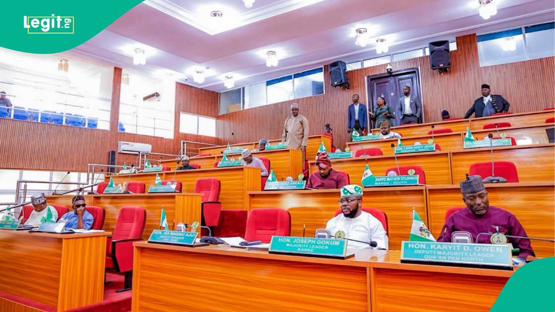 APC ta kwace ikon majalisar dokokin jihar Filato bayan sauya shekar kakakin majalisa, Gabriel Dewan