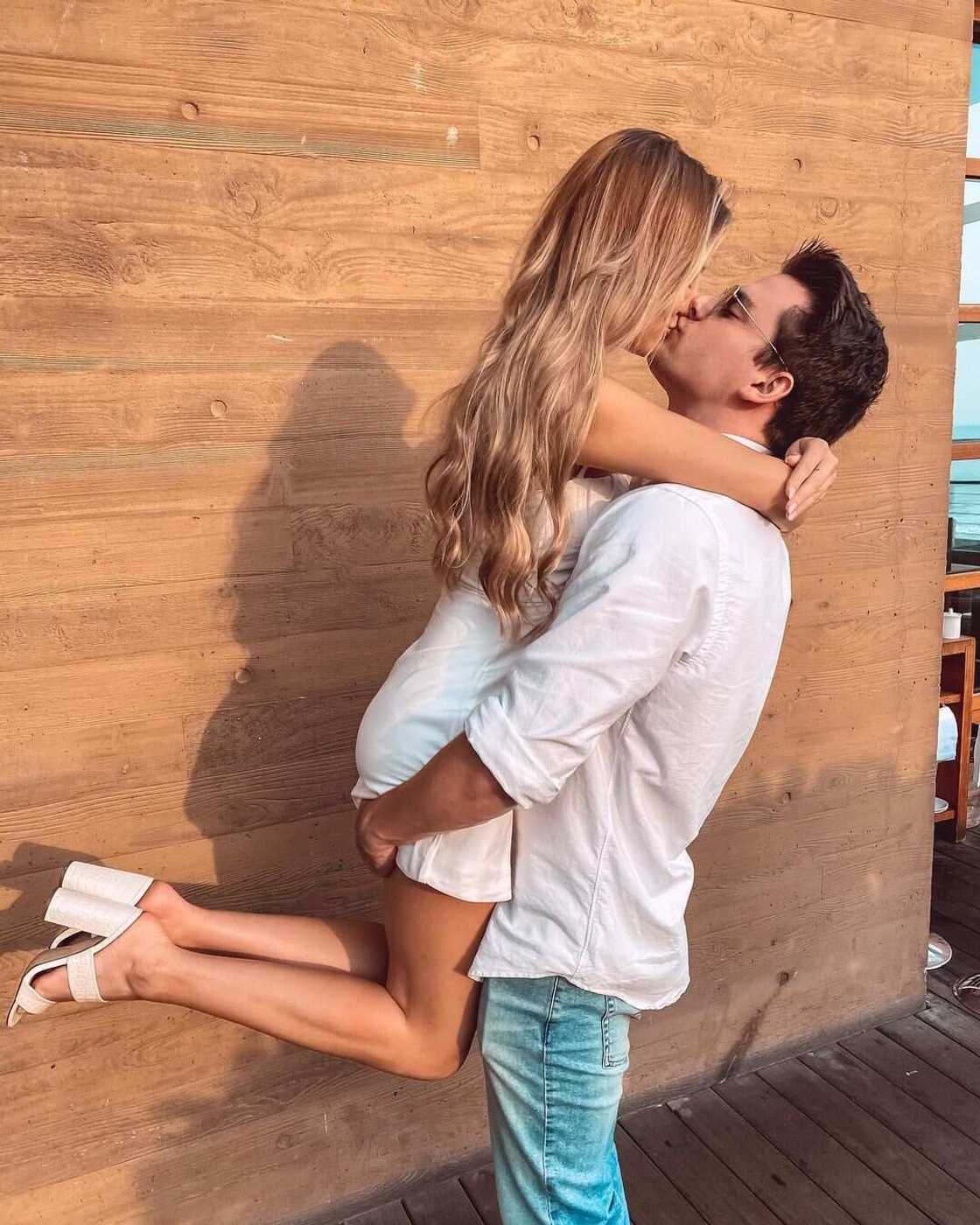 Who is Ava Sambora's boyfriend? Who is Ava Sambora's boyfriend?
