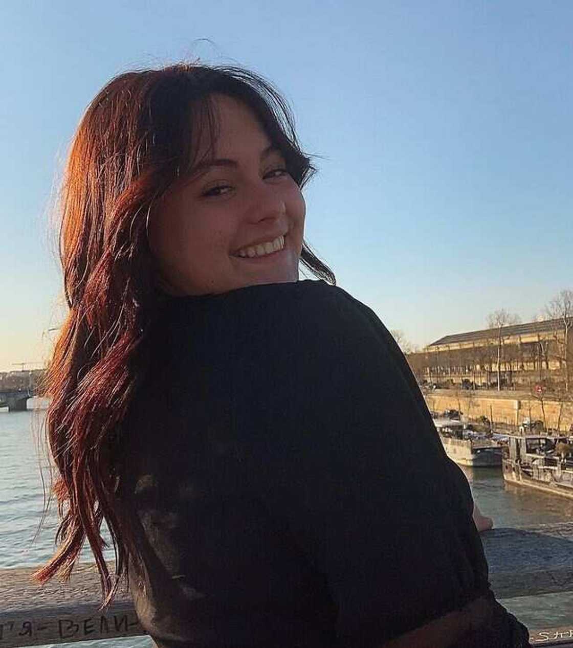 Lou Pernaut âgée de 18 ans Lou Pernaut âgée de 18 ans