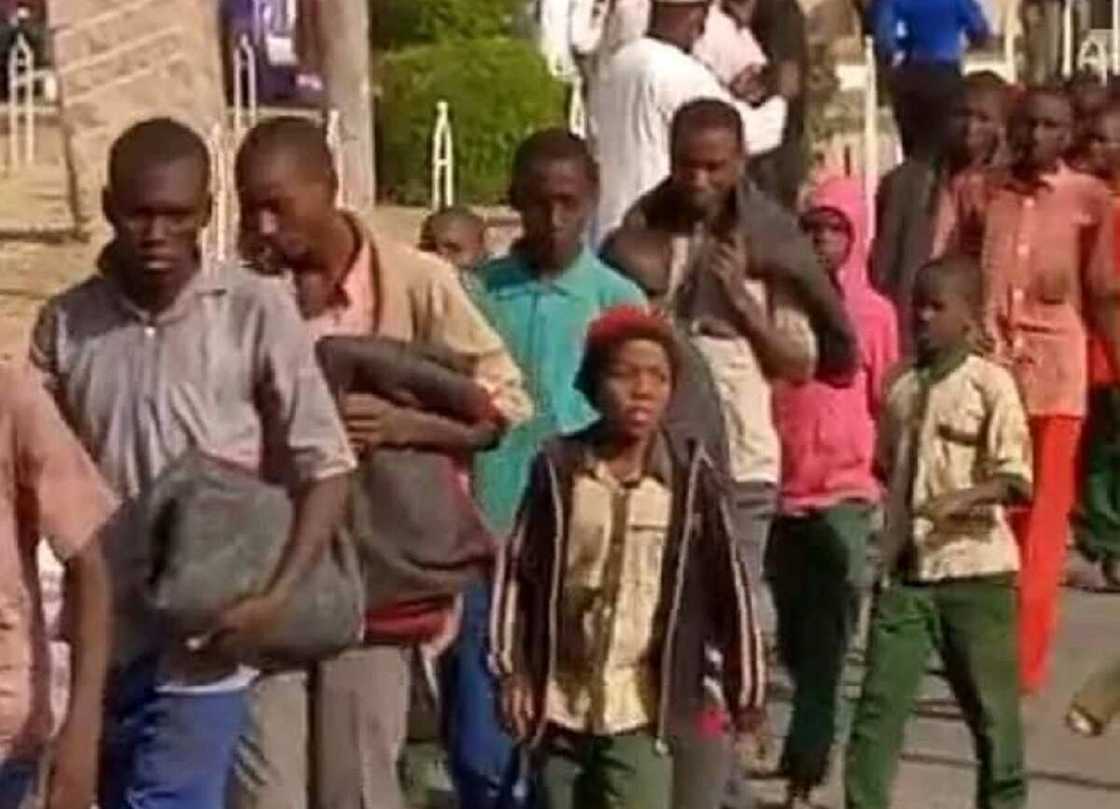 Da duminsa: 'Yan makarantar Kankara sun isa gidan gwamnatin Katsina Da duminsa: 'Yan makarantar Kankara sun isa gidan gwamnatin Katsina