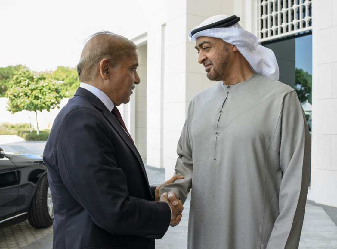 UAE President Sheikh Mohamed bin Zayed al-Nahyan welcomes Pakistan Prime Minister Shehbaz Sharif in Abu Dhabi UAE President Sheikh Mohamed bin Zayed al-Nahyan welcomes Pakistan Prime Minister Shehbaz Sharif in Abu Dhabi