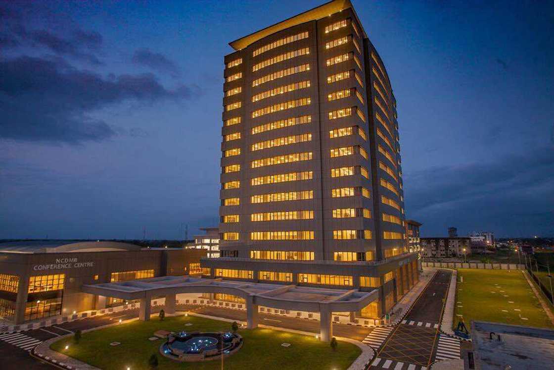 NCDMB: Buhari ya bude katafaren ginin bene mai hawa 17 a Bayelsa (Hotuna) NCDMB: Buhari ya bude katafaren ginin bene mai hawa 17 a Bayelsa (Hotuna)