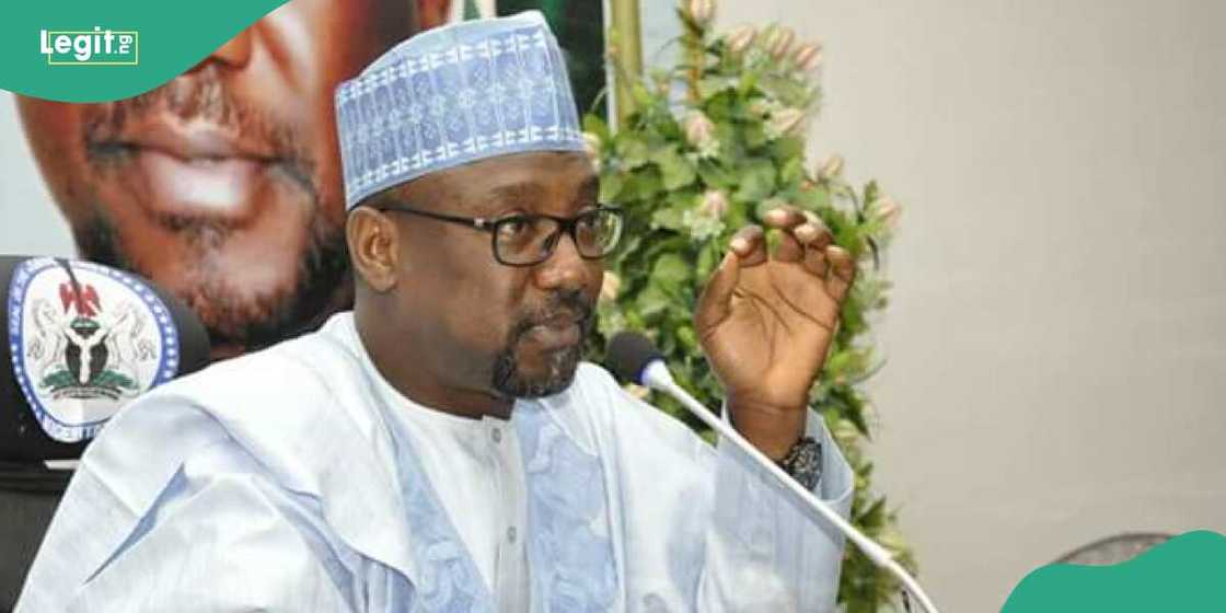 Sanata Sani Bello ya nemi gwamnatin Neja ta dakatar da fansho dinsa Sanata Sani Bello ya nemi gwamnatin Neja ta dakatar da fansho dinsa