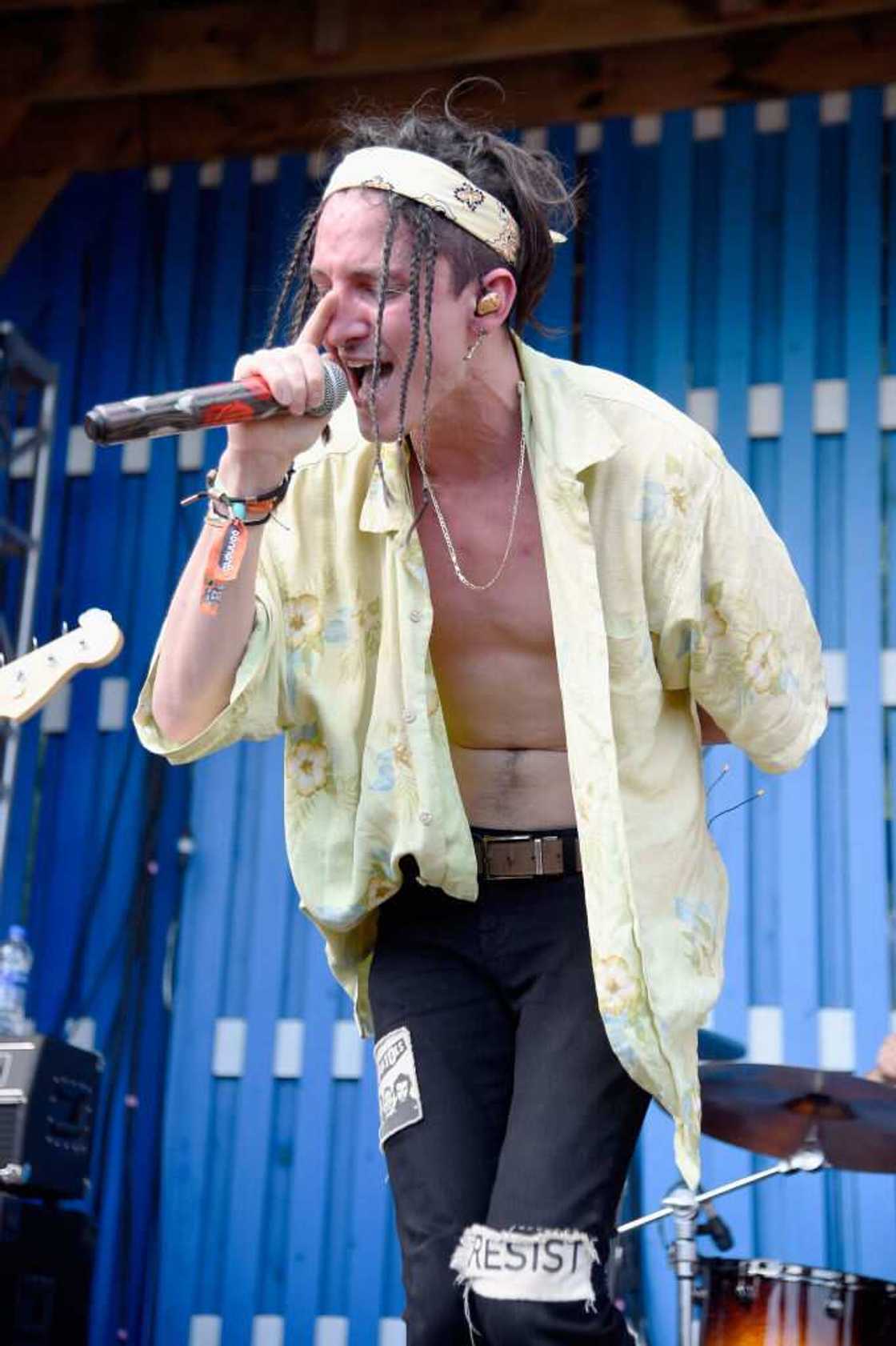 Mitchel Cave's age Mitchel Cave's age