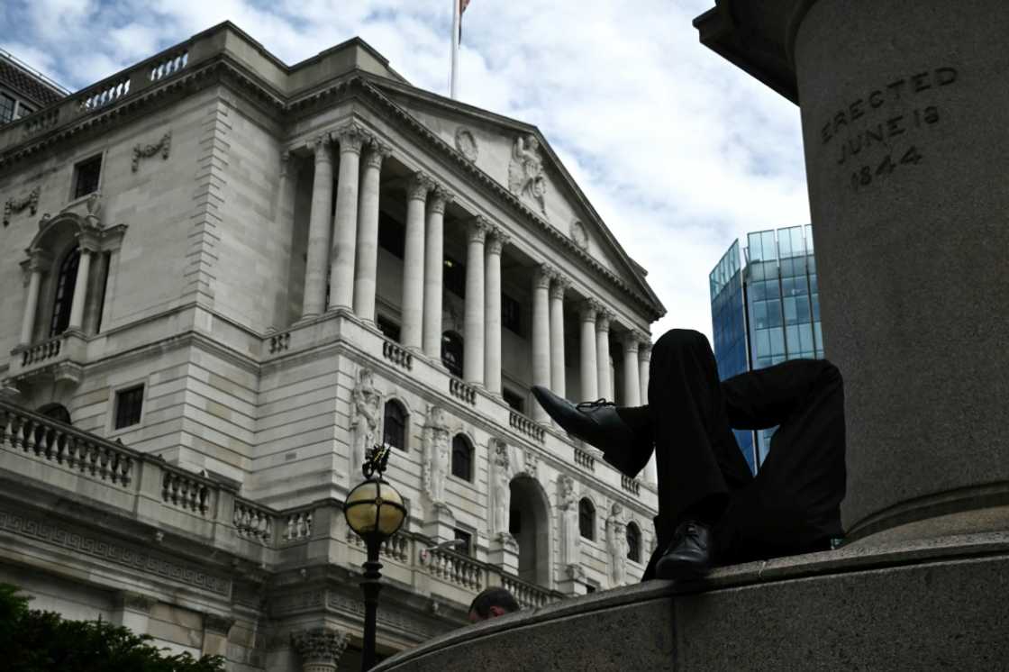 Bank of England policymakers voted 8-1 for no rate change, having narrowly backed an August cut