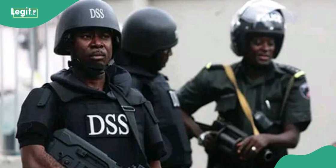 Chaos at National Assembly as DSS operatives brutalize 2 senior staff Chaos at National Assembly as DSS operatives brutalize 2 senior staff