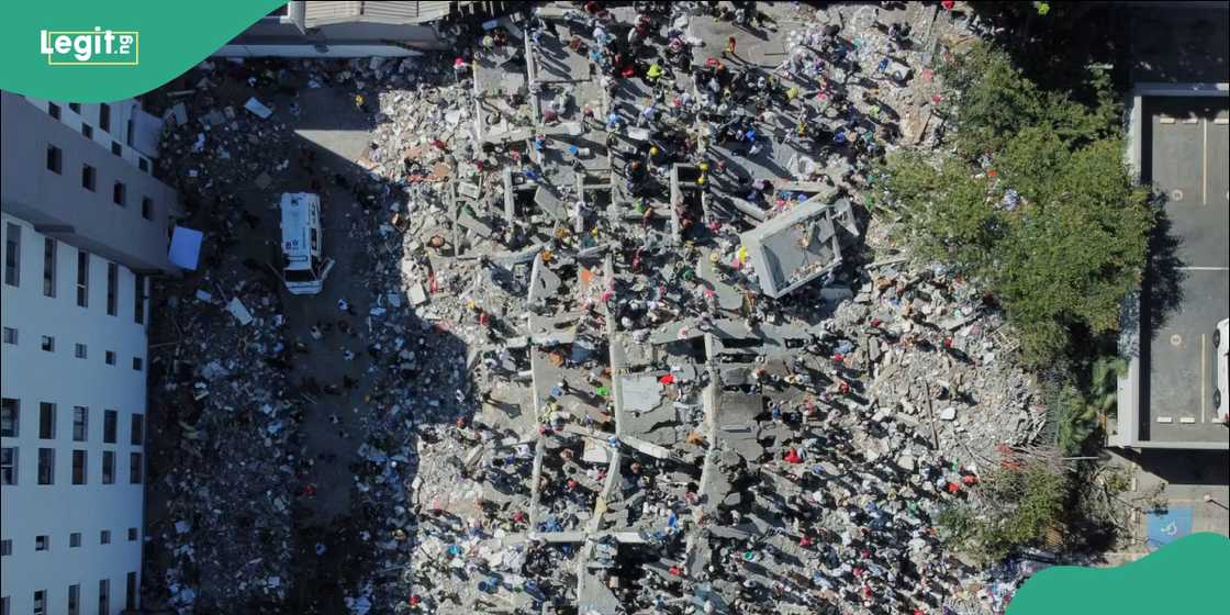 Emergency workers assessed damage after the powerful earthquake hit several Colombian cities.