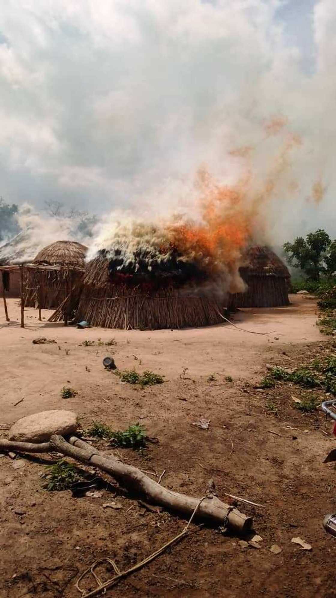 Rundunar 'Hadarin Daji' ta yi wa 'yan daban daji ruwan wuta a Zamfara da Katsina Rundunar 'Hadarin Daji' ta yi wa 'yan daban daji ruwan wuta a Zamfara da Katsina