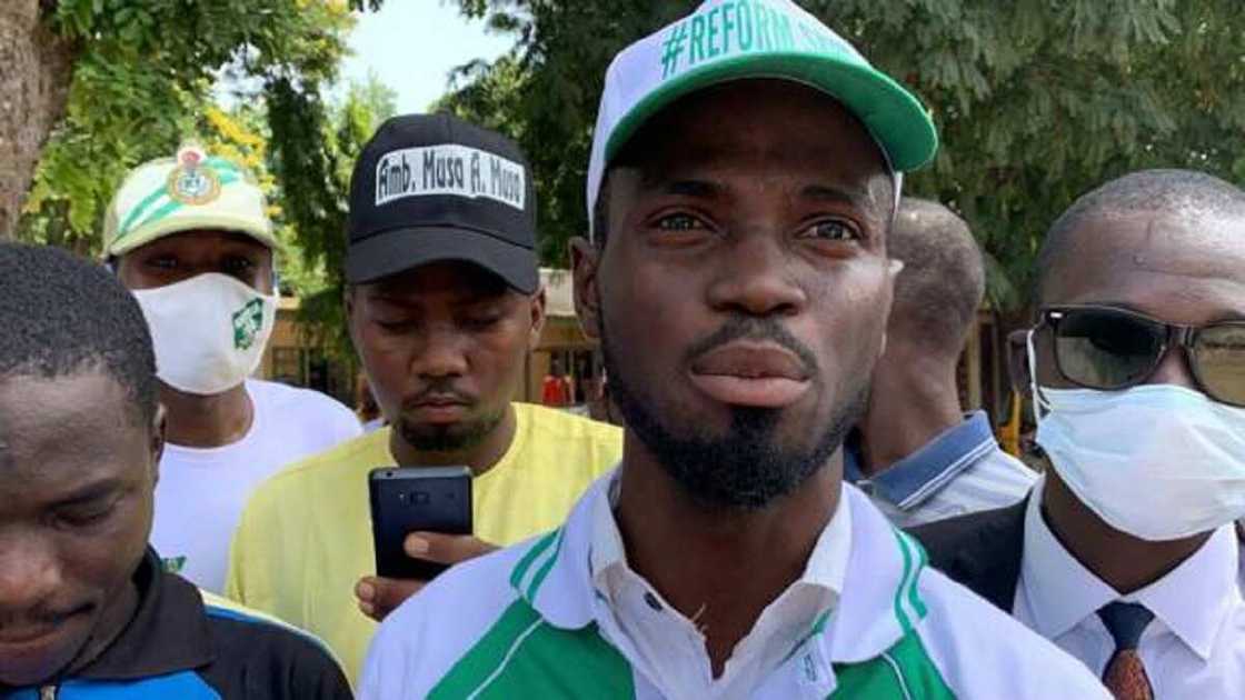 An gudanar da zanga-zangar goyon bayan gyara SARS a Kano (hotuna) An gudanar da zanga-zangar goyon bayan gyara SARS a Kano (hotuna)