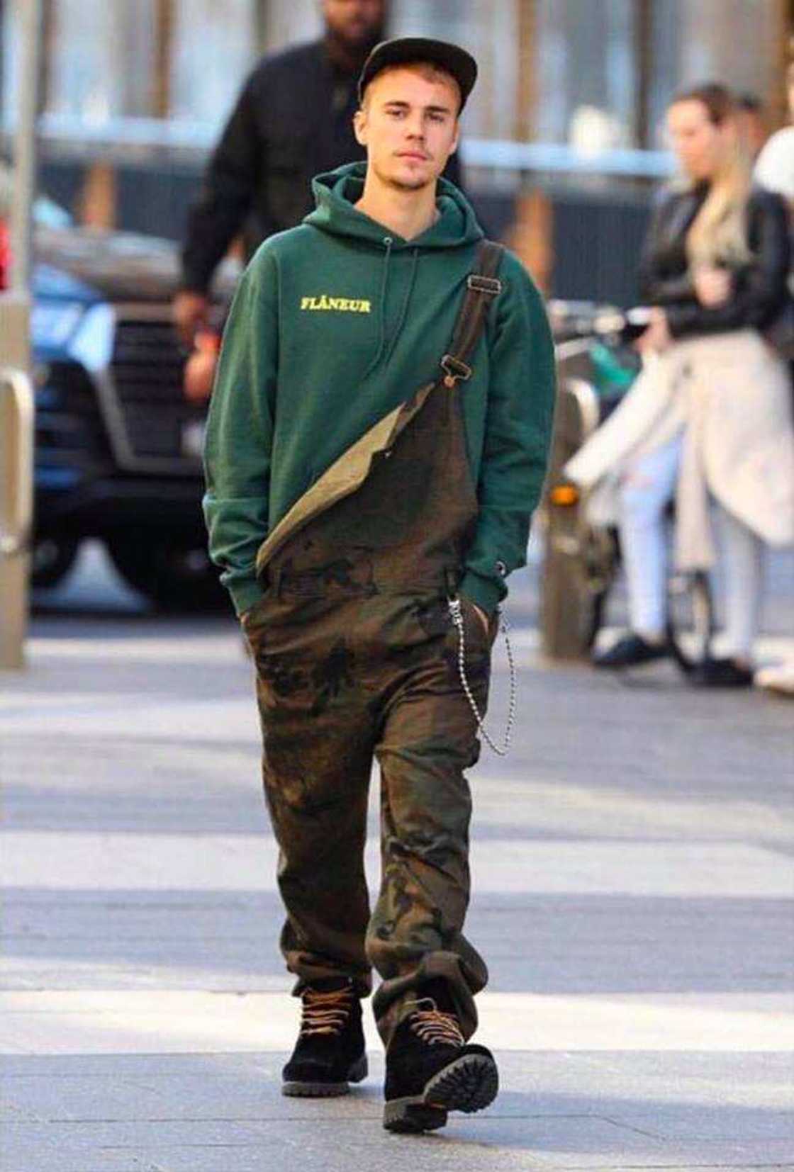 How tall is Justin Bieber How tall is Justin Bieber